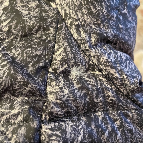 Patagonia Down Sweater Tree Patterned Black White Puffer Jacket - Picture 11 of 11